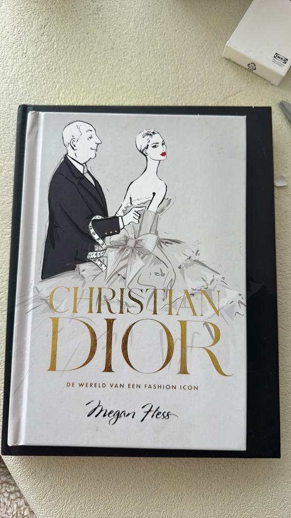 Designer boeken, Ophalen of Verzenden, Zo goed als nieuw, Mode algemeen