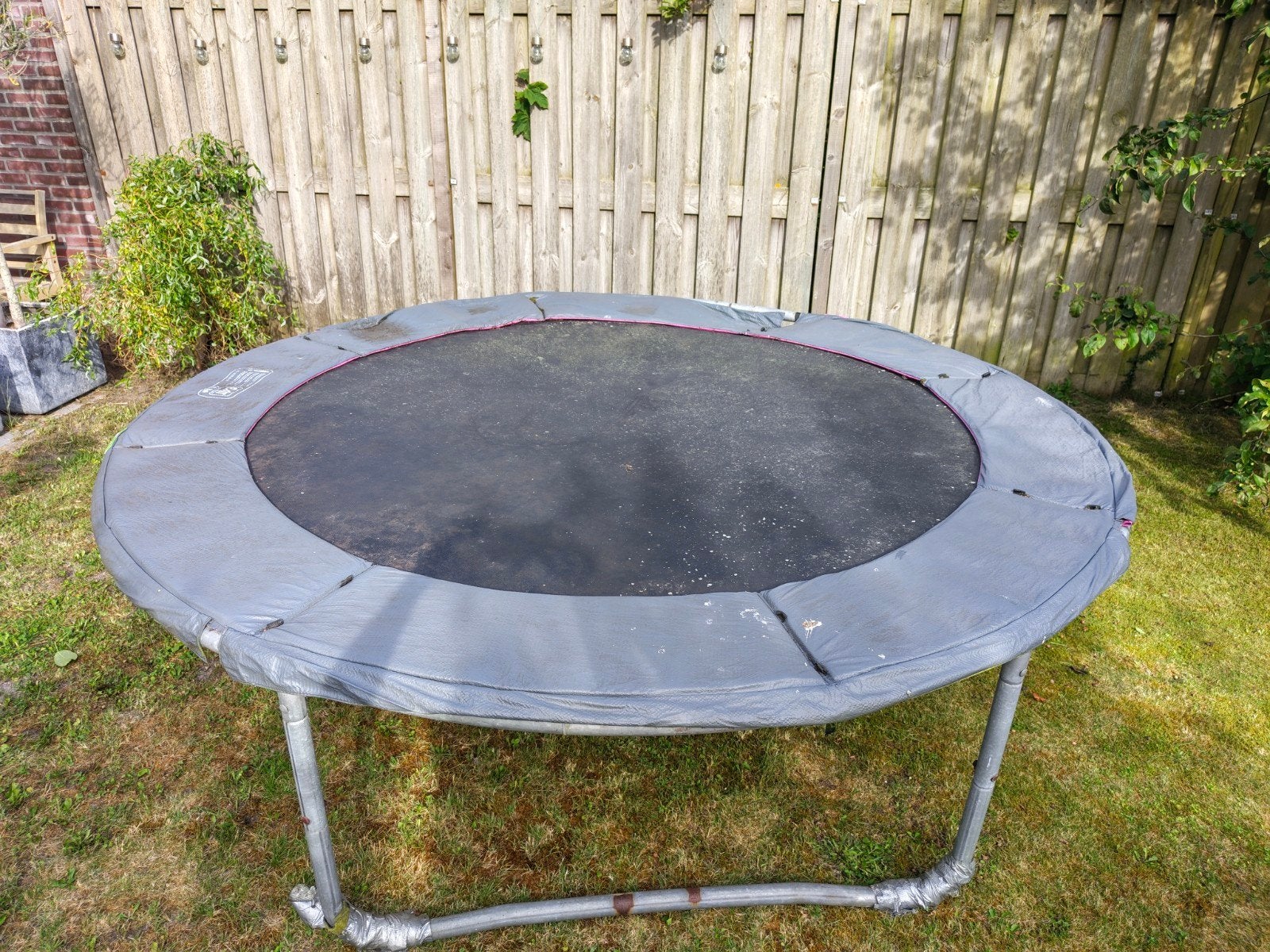 Gratis trampoline (240cm) - veren te herstellen, Kinderen en Baby's, Ophalen of Verzenden