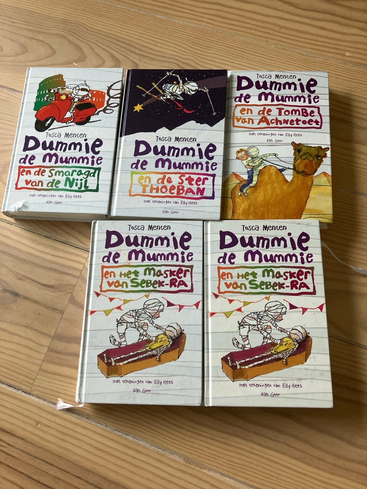 Dummie de Mummie boekenreeks (5 boeken) - Tosca Menten, Ophalen of Verzenden, Gelezen, Fictie algemeen