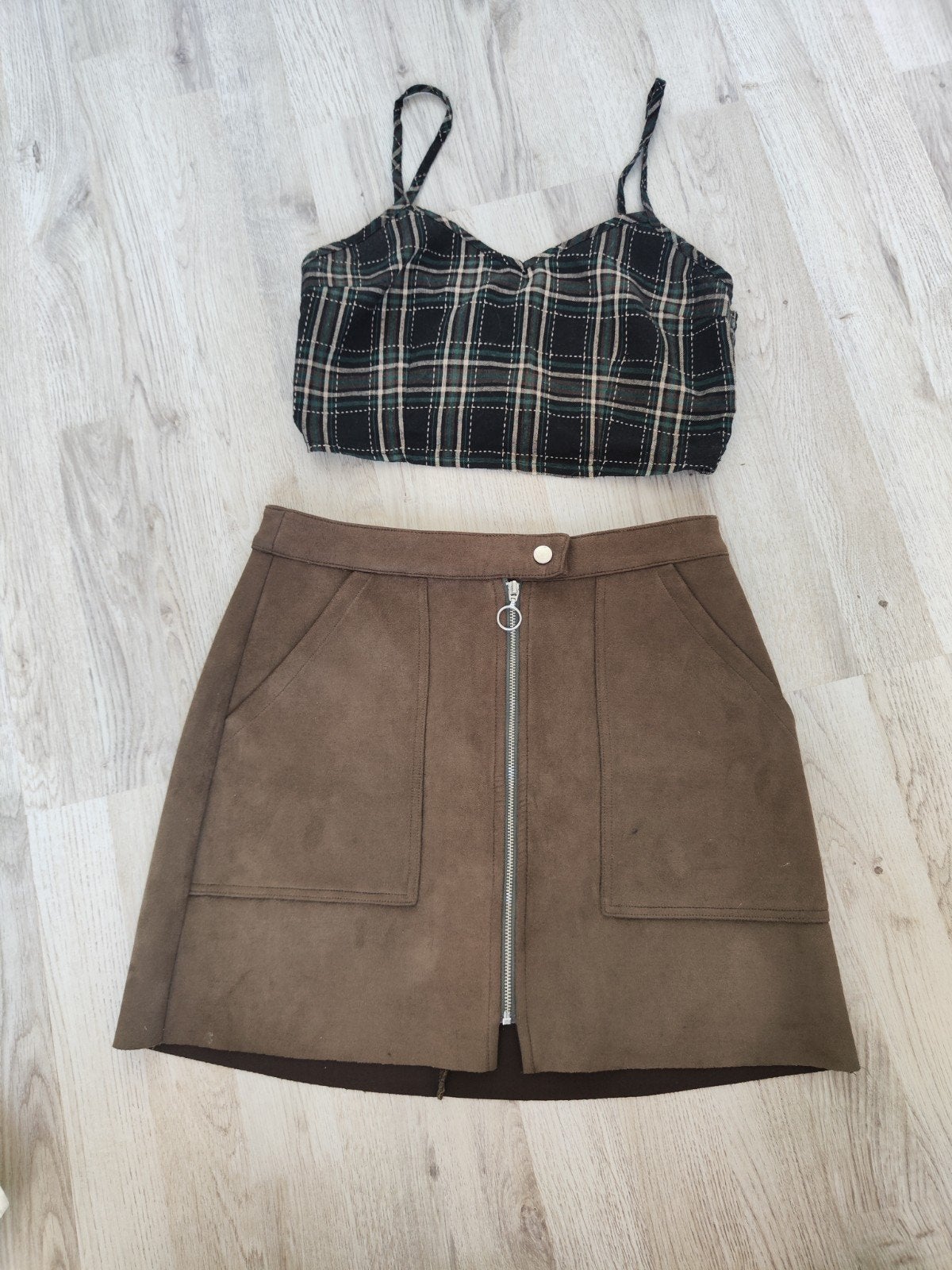 Leuk setje: topje en rokje maat M in legergroen Bershka, Kleding | Dames, Maat 38/40 (M), Gedragen, Groen, Bershka