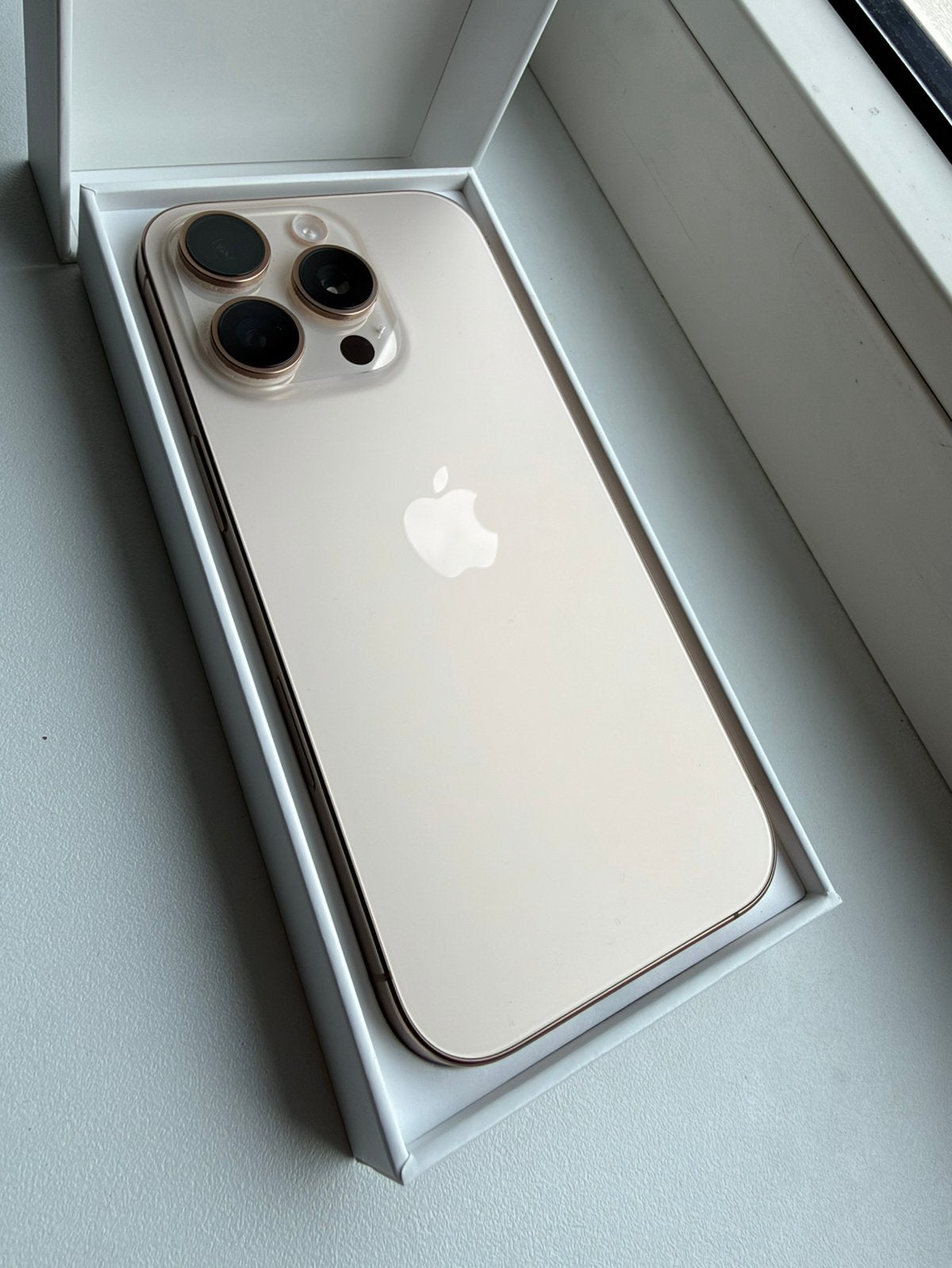 iPhone 16 Pro 256GB Desert Titanium | 99% accu | AppleCare+