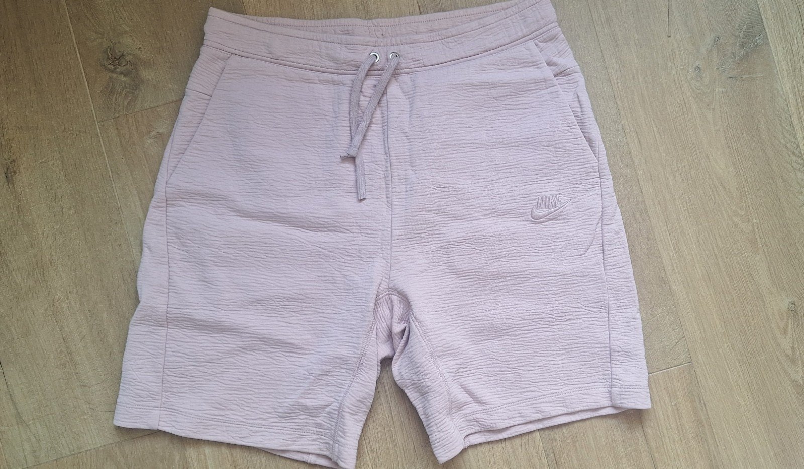 Nike shorts roze/paars maat M, Kleding | Heren, Broeken en Pantalons, Maat 48/50 (M), Nike, Ophalen of Verzenden, Zo goed als nieuw
