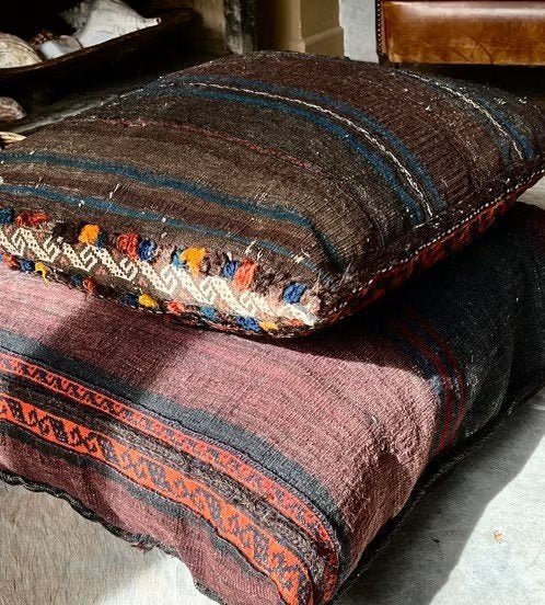 Handgeknoopt kelim kussen (bovenste op foto), Huis en Inrichting, Ophalen, Overige merken, Gebruikt, Overige kleuren