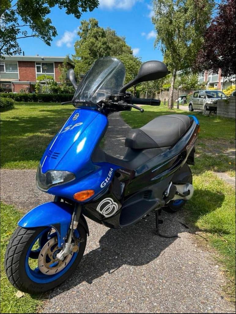 Gilera runner 70cc DD, Fietsen en Brommers, Scooters | Piaggio, Zo goed als nieuw, Overige modellen, Tweetakt, Ophalen
