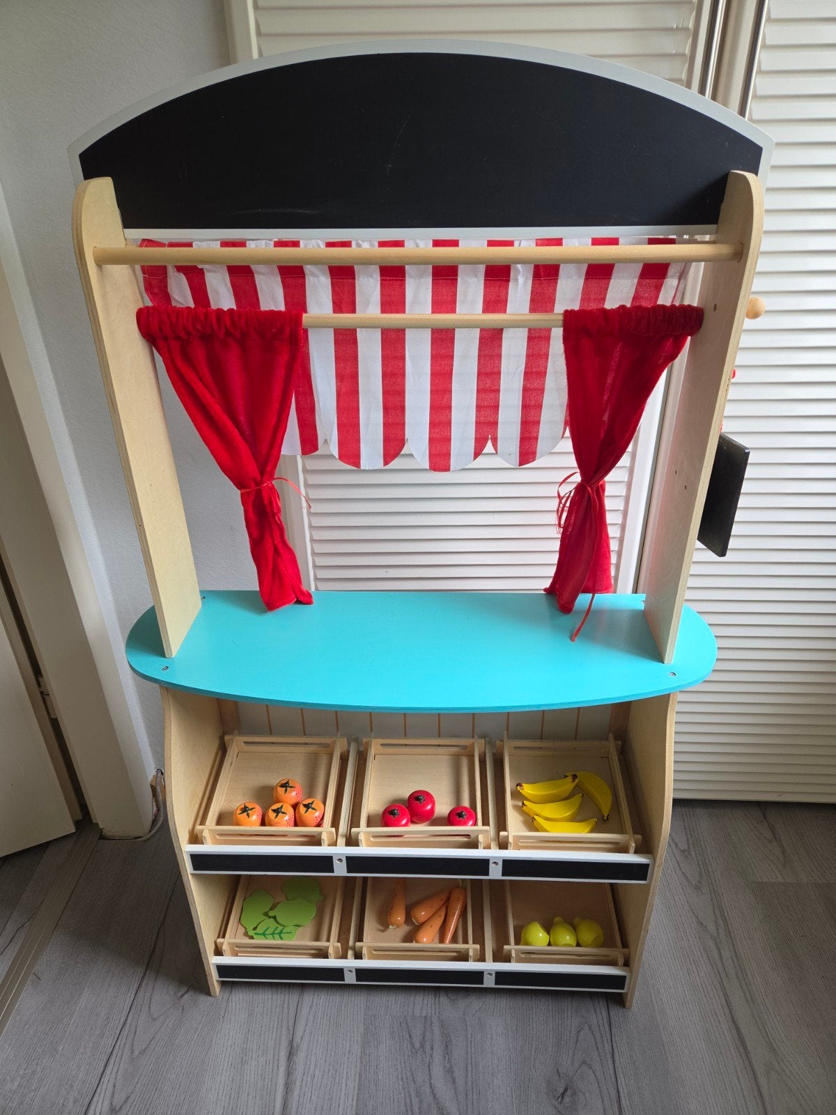 2-in-1 Poppenkast & Marktkraam met fruit en groente, Kinderen en Baby's, Speelgoed | Overig, Ophalen, Gebruikt, Jongen of Meisje
