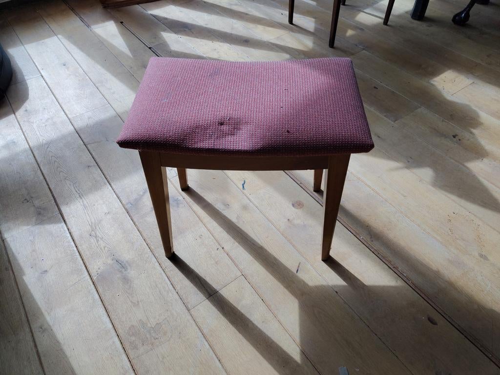 Pianokruk met rood stoffen zitvlak, Ophalen of Verzenden, Gebruikt, Hout