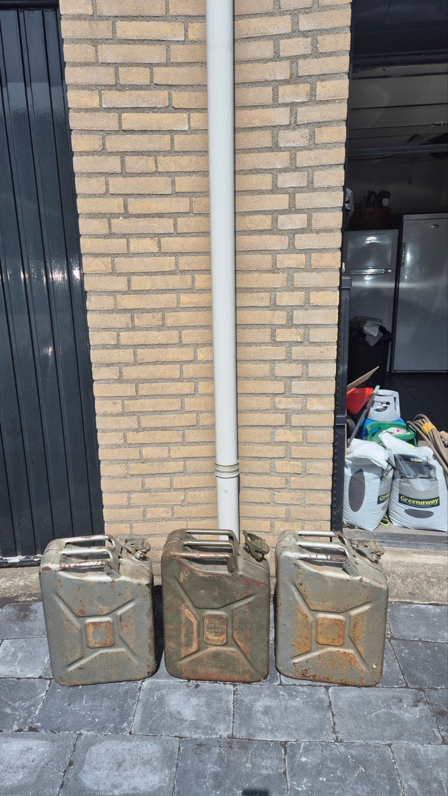 Jerrycans en trechter, Ophalen, Gebruikt, Universele onderdelen
