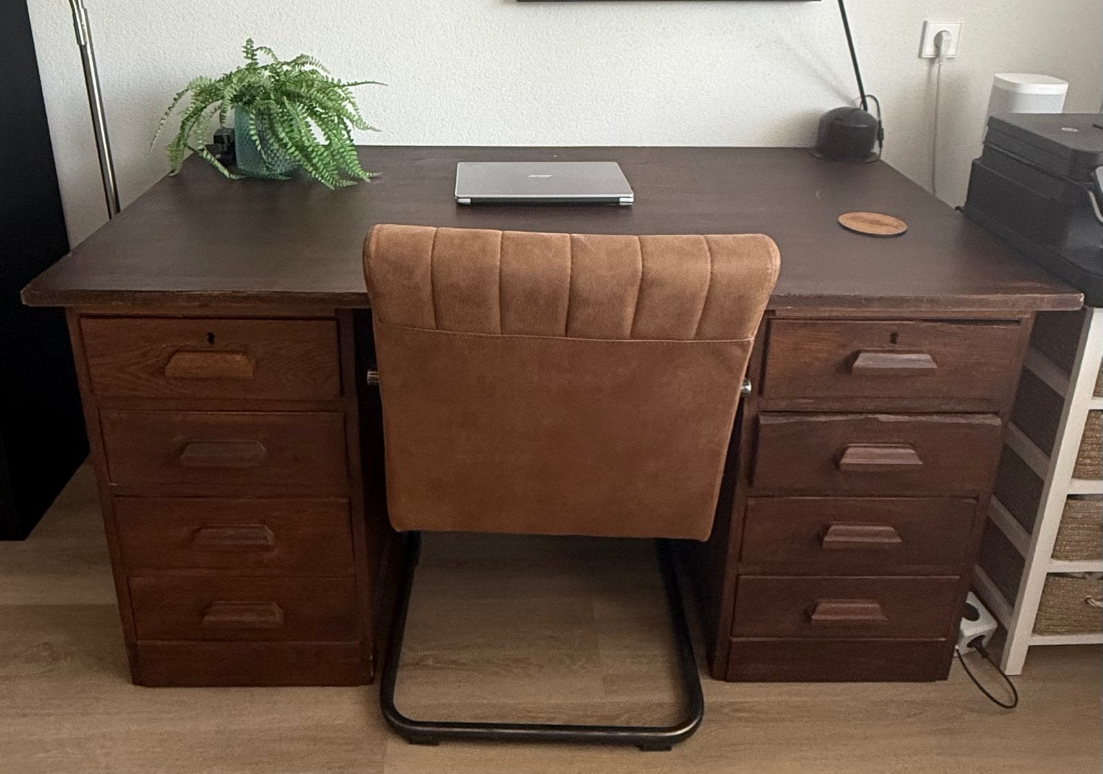 Nostalgisch, authentiek houten vintage buro met 2x4 lades, Ophalen