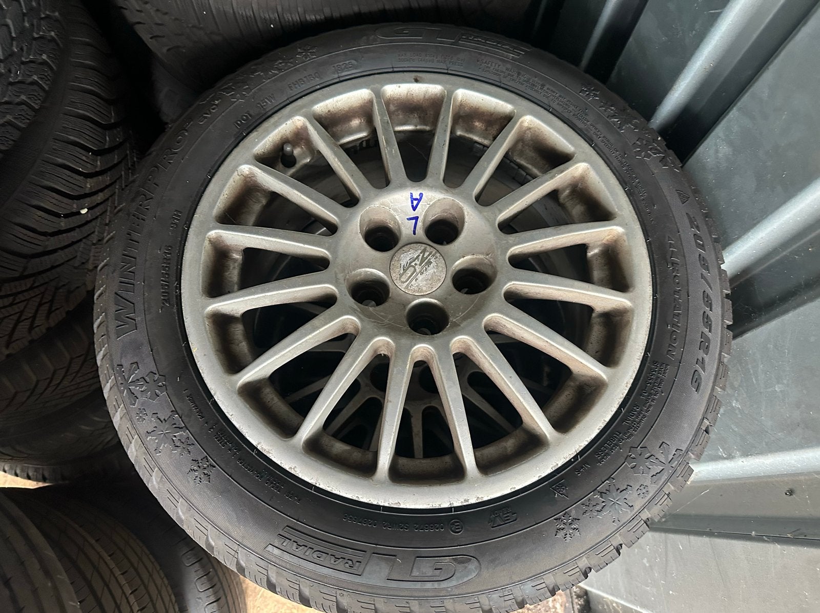 Volvo V40 Winterwielen - Banden uit 2025 - 8,5mm profiel!, Ophalen, Gebruikt, 16 inch, Banden en Velgen