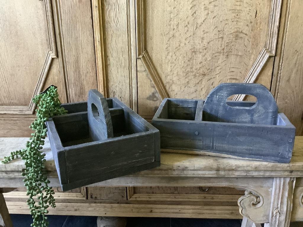 Set van 2 gruttersbakken voorraad bakken manden met handvat, Huis en Inrichting, Woonaccessoires | Schalen en Manden, Ophalen of Verzenden