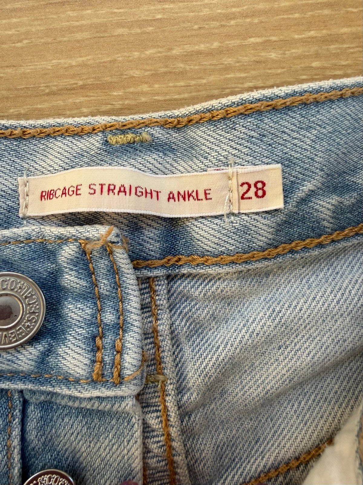 Levi's Ribcage Straight Ankle Jeans W28, Kleding | Dames, Spijkerbroeken en Jeans, Ophalen of Verzenden, Zo goed als nieuw, Blauw