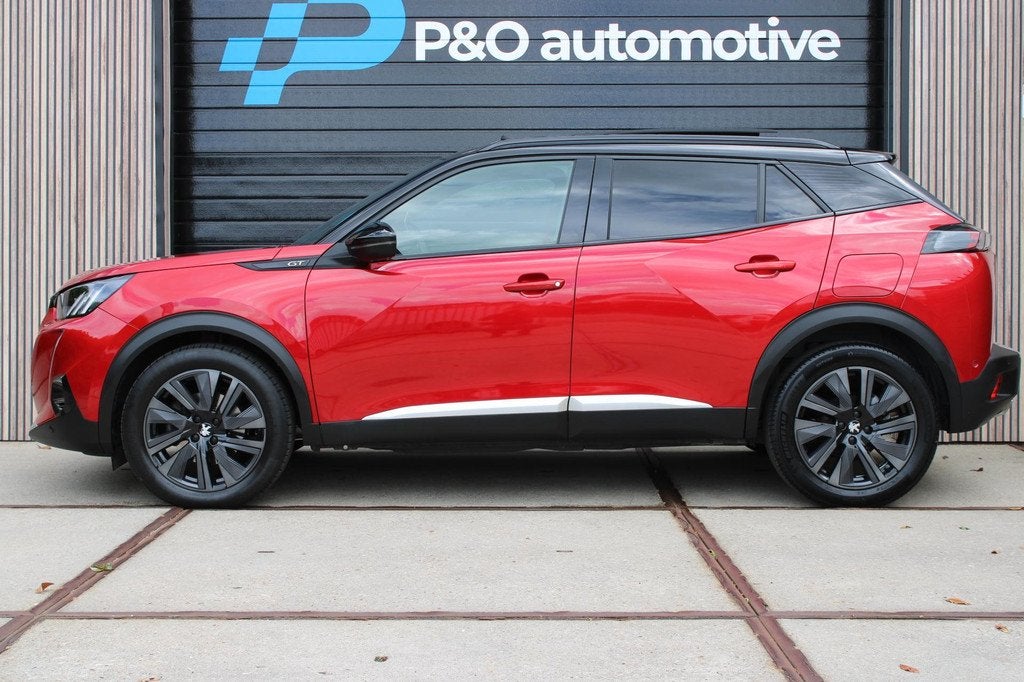 Peugeot 2008 1.2 PureTech 155PK GT Pano | Massage | Leder |, Auto's, Peugeot, Gebruikt, Zwart, Leder, Bedrijf