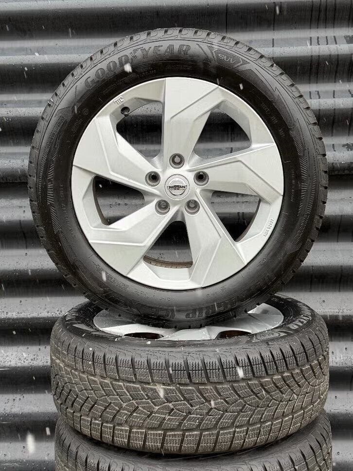 17 inch Orig nissan juke Captur velgen 8.0Mm winterbanden, Auto-onderdelen, Banden en Velgen, Ophalen, Banden en Velgen, 17 inch