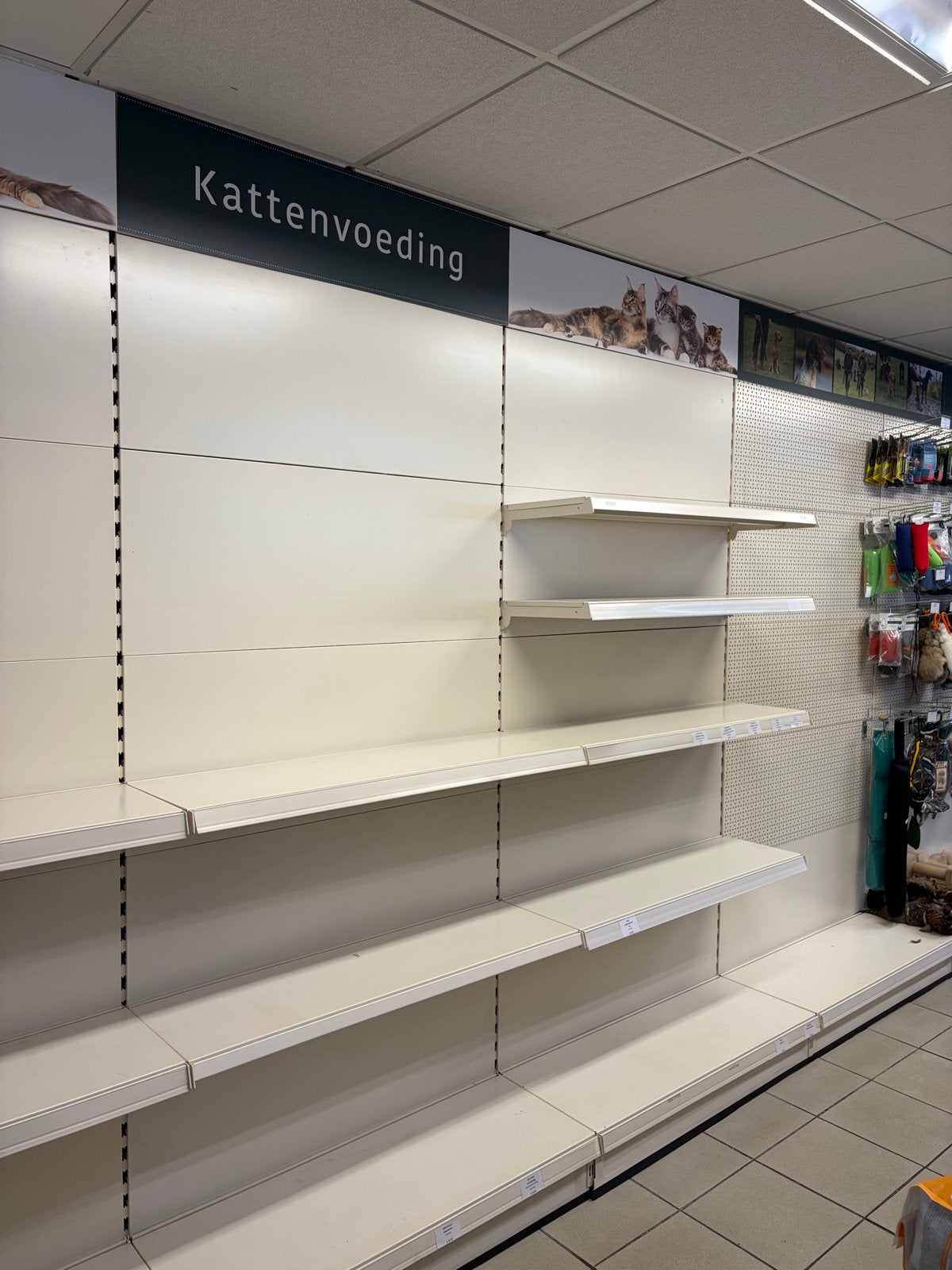 Diverse winkelstellingen te koop - ca. 35 meter, Ophalen, 25 tot 50 cm
