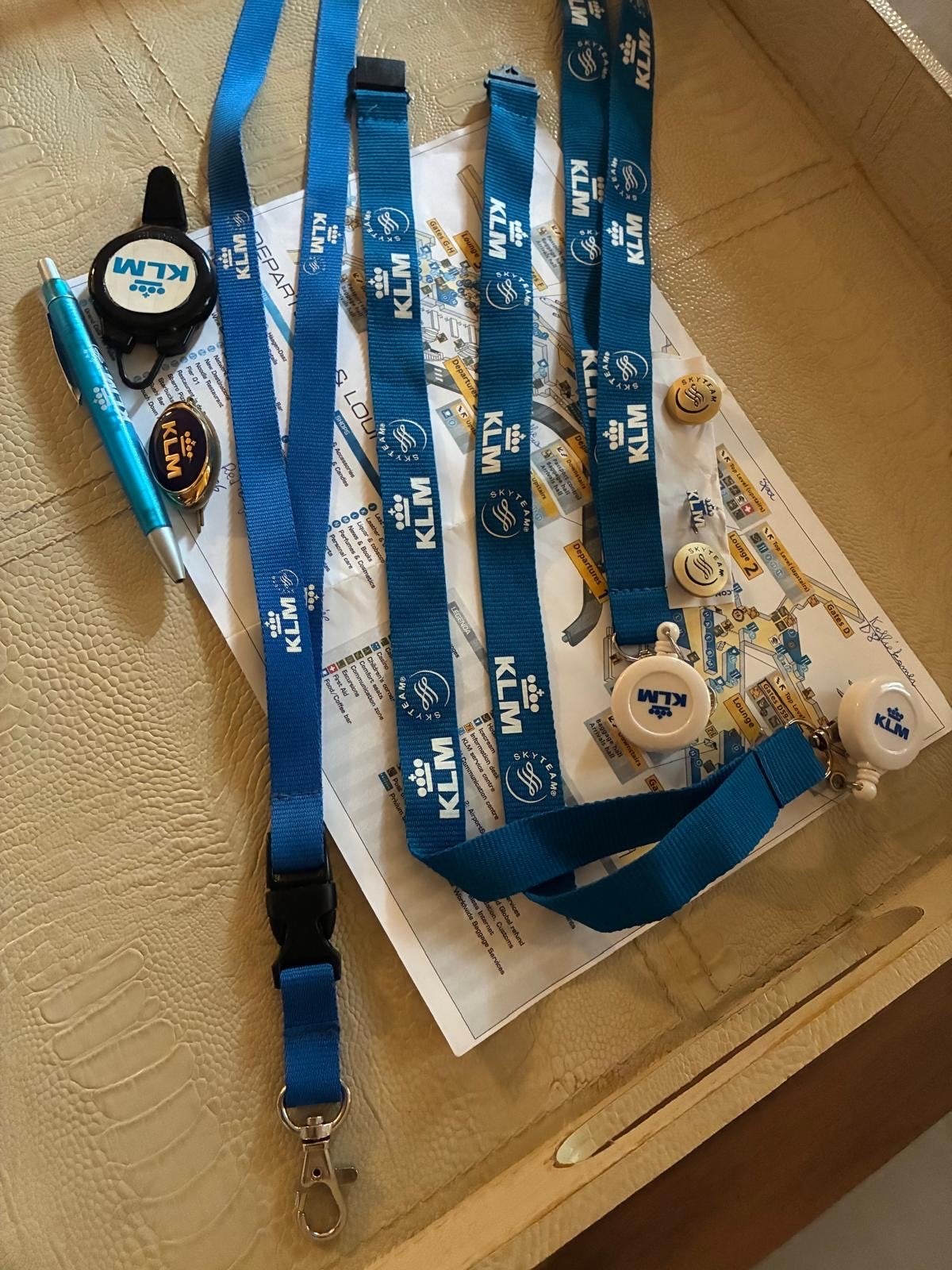 KLM Lanyards, pennen en pins - Collectors items, Ophalen of Verzenden, Gebruikt