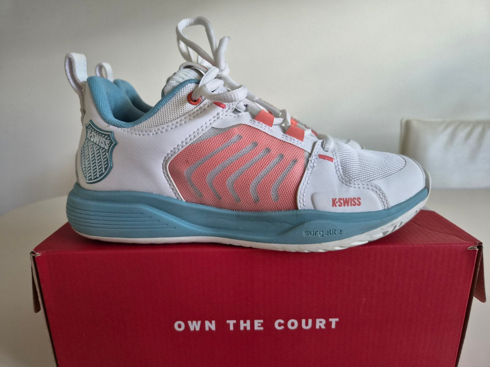 Mooie tennisschoenen Kswiss. Maat 37,5 / 6,5.  Ook padel, Gebruikt, Schoenen, Ophalen of Verzenden, K-Swiss