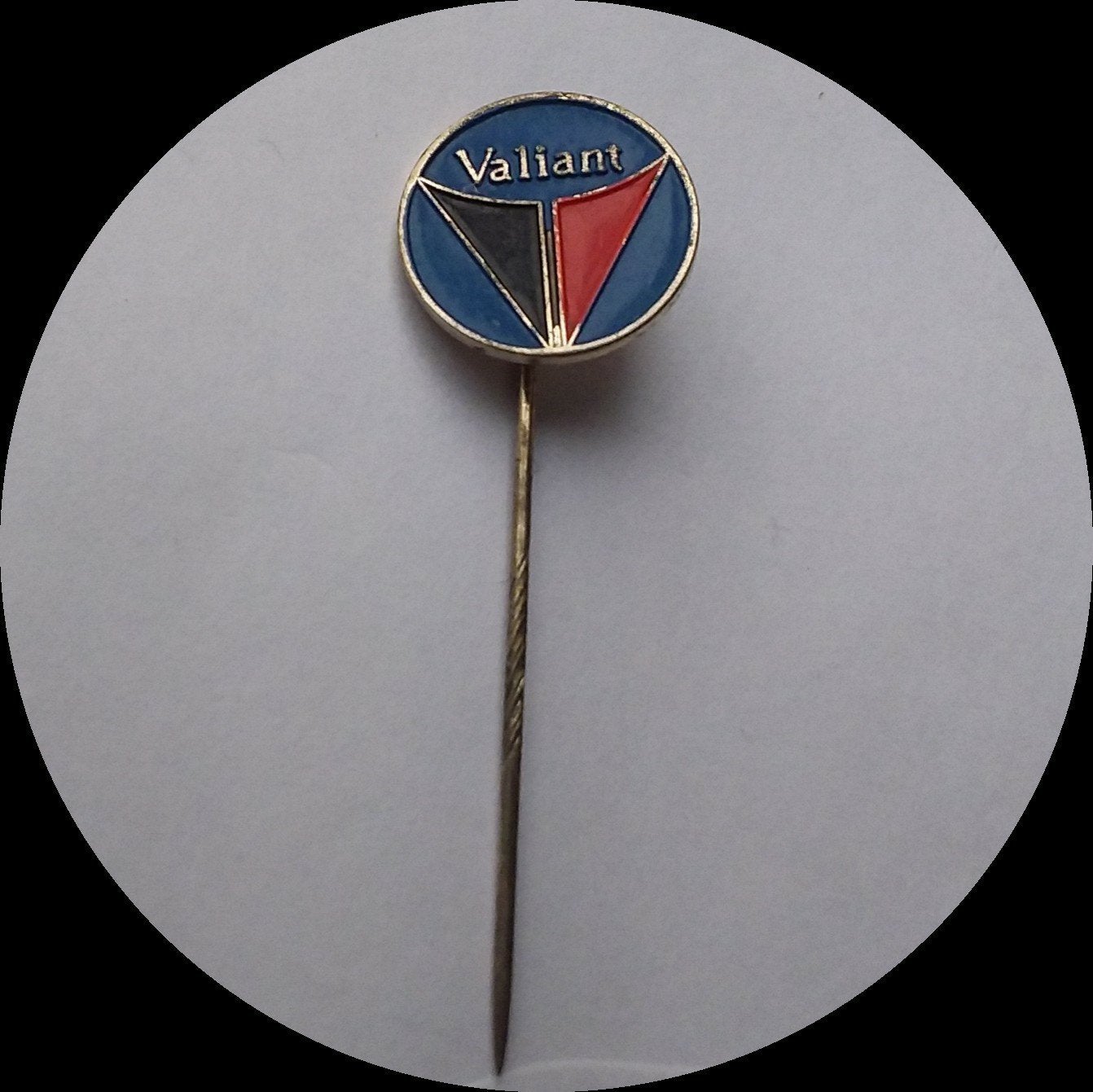 VALIANT Amerikaans auto speldje, Ophalen of Verzenden, Zo goed als nieuw, Transport, Speldje of Pin
