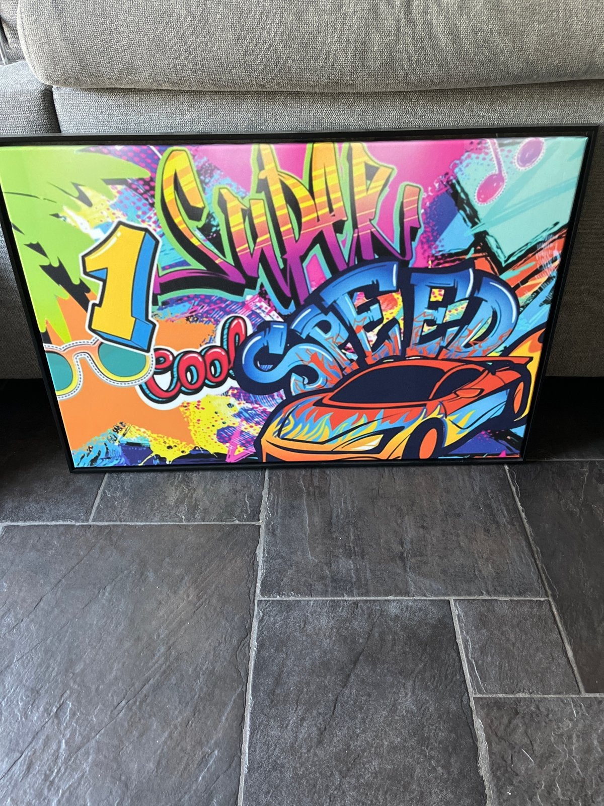 Kleurrijke graffiti-stijl canvas met auto, 50 – 75, Ophalen of Verzenden, Zo goed als nieuw, Schilderij