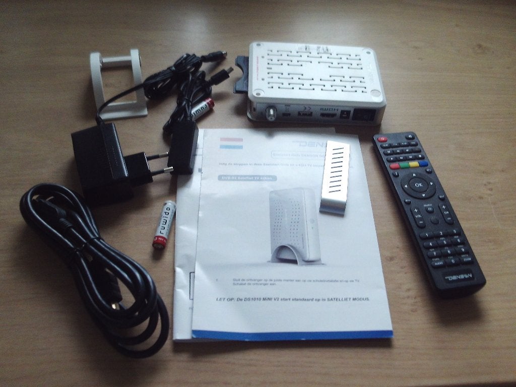canaal dig receiver zgan Denson HDMI 1010 12/220 volt, Ophalen of Verzenden, Zo goed als nieuw