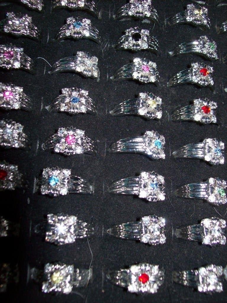 Ringen Zilvertint Kristal steentjes veel tinten M 17 t/m 19, Sieraden, Tassen en Uiterlijk, Met kristal, IJzer of Staal, 19 tot 20