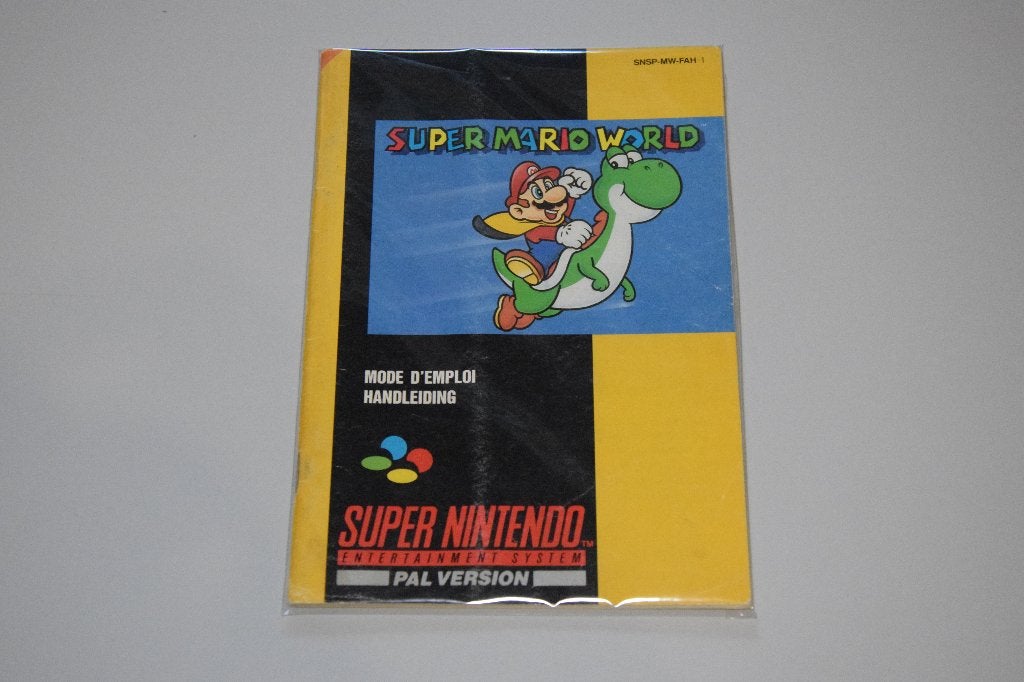 Super Nintendo (SNES) : Super Mario World (Handleiding), Spelcomputers en Games, Games | Nintendo Super NES, Gebruikt, 2 spelers