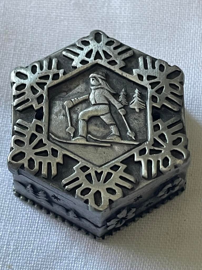 Vintage Broche Opbergdoosje - Collectable No. 20 Pewter, Overige materialen, Gebruikt, Minder dan 4 cm, Ophalen of Verzenden