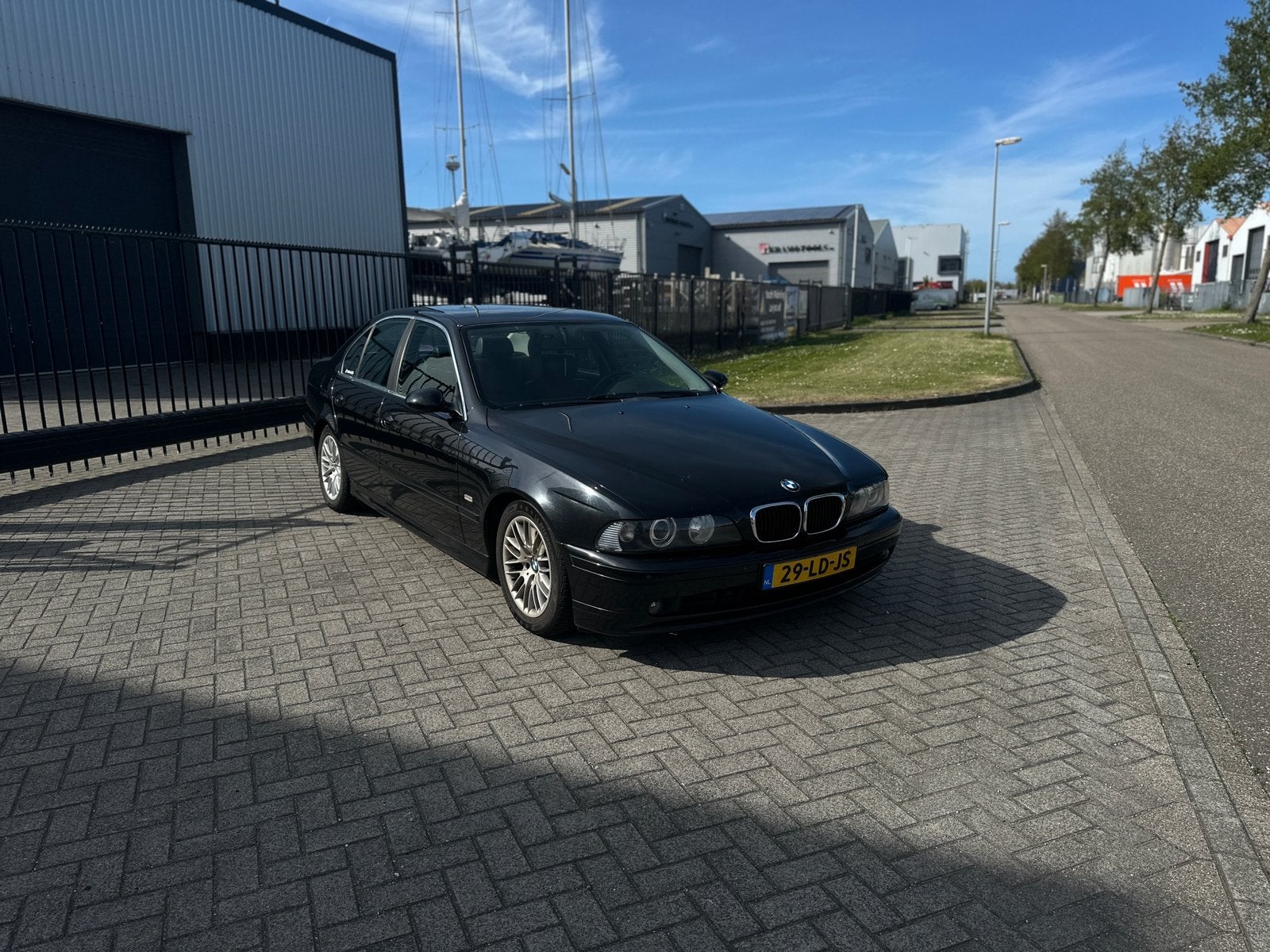 Bmw e39 |525i| m54b25 |zwart |automaat, Achterwielaandrijving, Zwart, 192 pk, Zwart