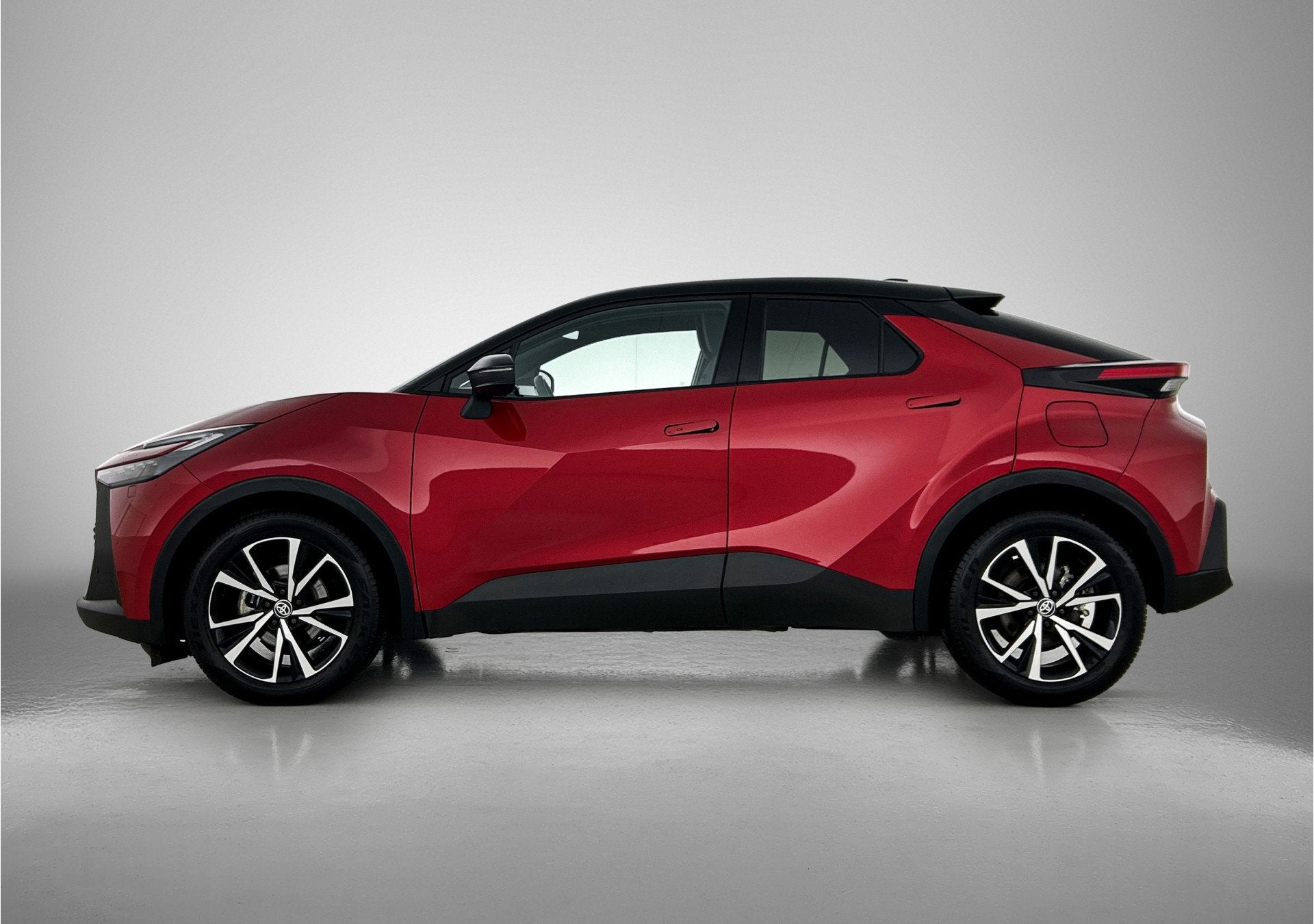Toyota C-HR 1.8 Hybrid 140 First Edition + | BTW voertuig |, Auto's, 12 maanden, Stof, 4 cilinders, 122 pk