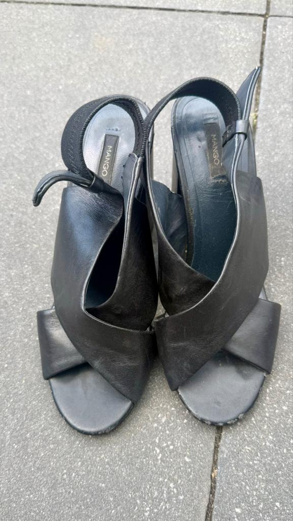 Mango zwarte sandalen met blokhak maat 36, Ophalen, Zwart, Sandalen of Muiltjes, Gedragen