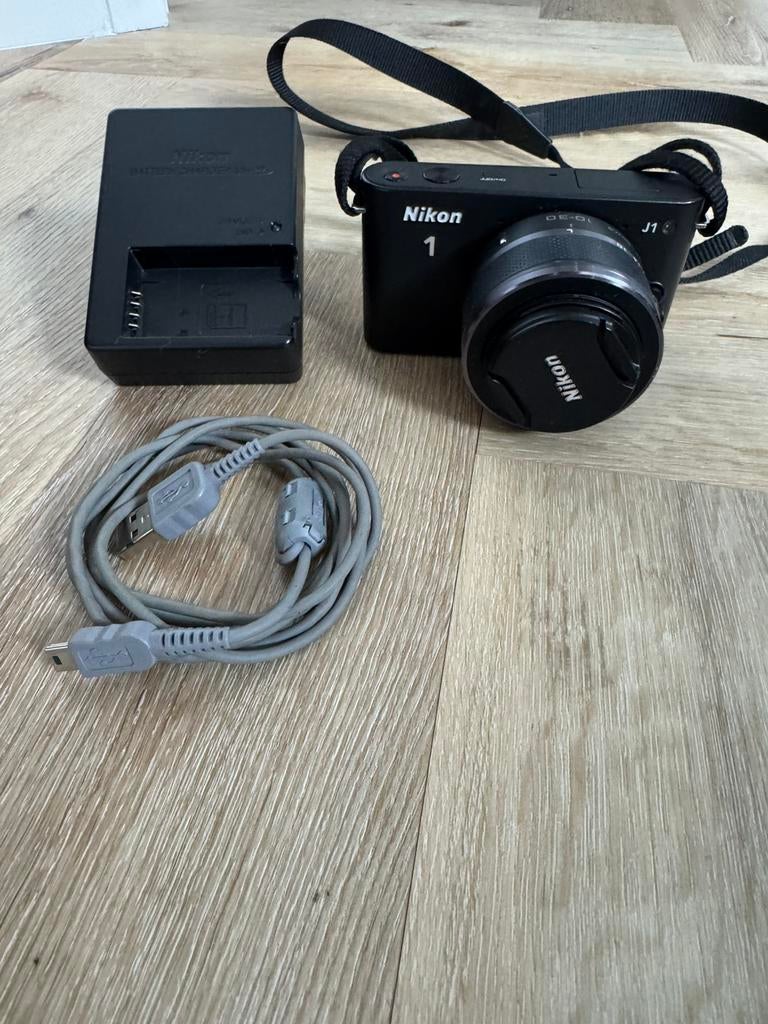Nikon 1 J1, Ophalen, Compact, 10 Megapixel, Zo goed als nieuw