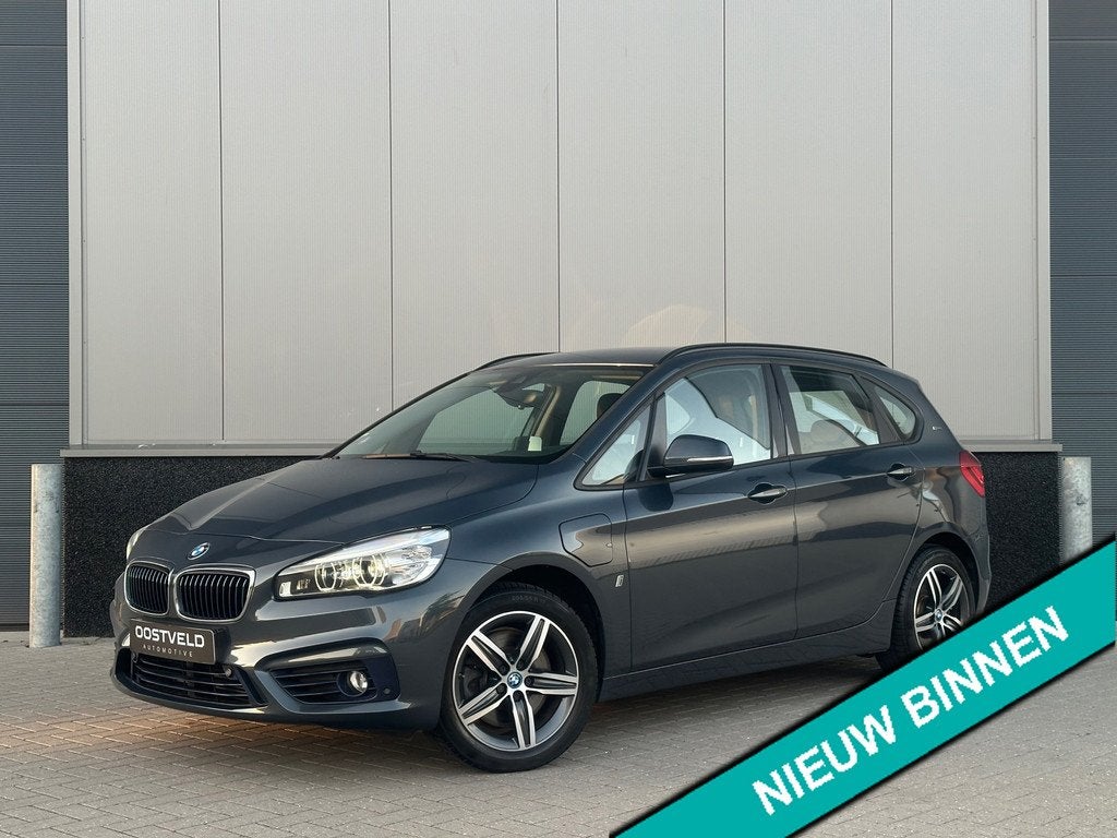 BMW 2-serie Active Tourer 225xe iPerformance |LEER|HUD|CAMER, Auto's, BMW, Automaat, Gebruikt, Zwart, Blauw