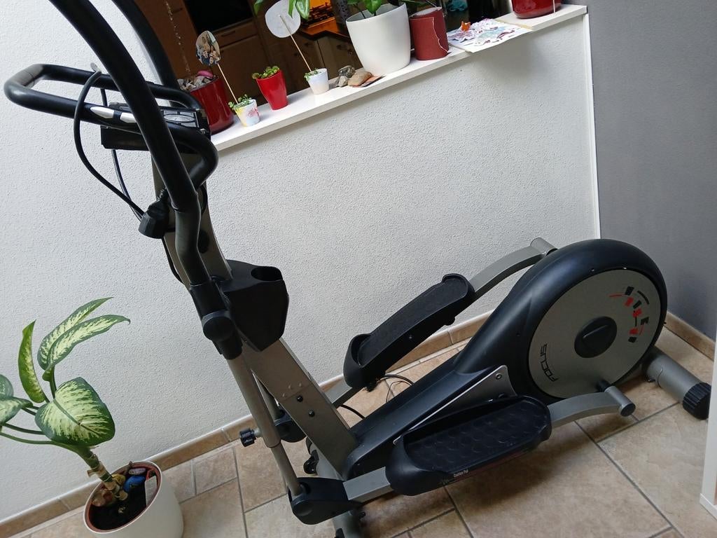 Crosstrainer Focus Fitness Senator 2.0, Ophalen