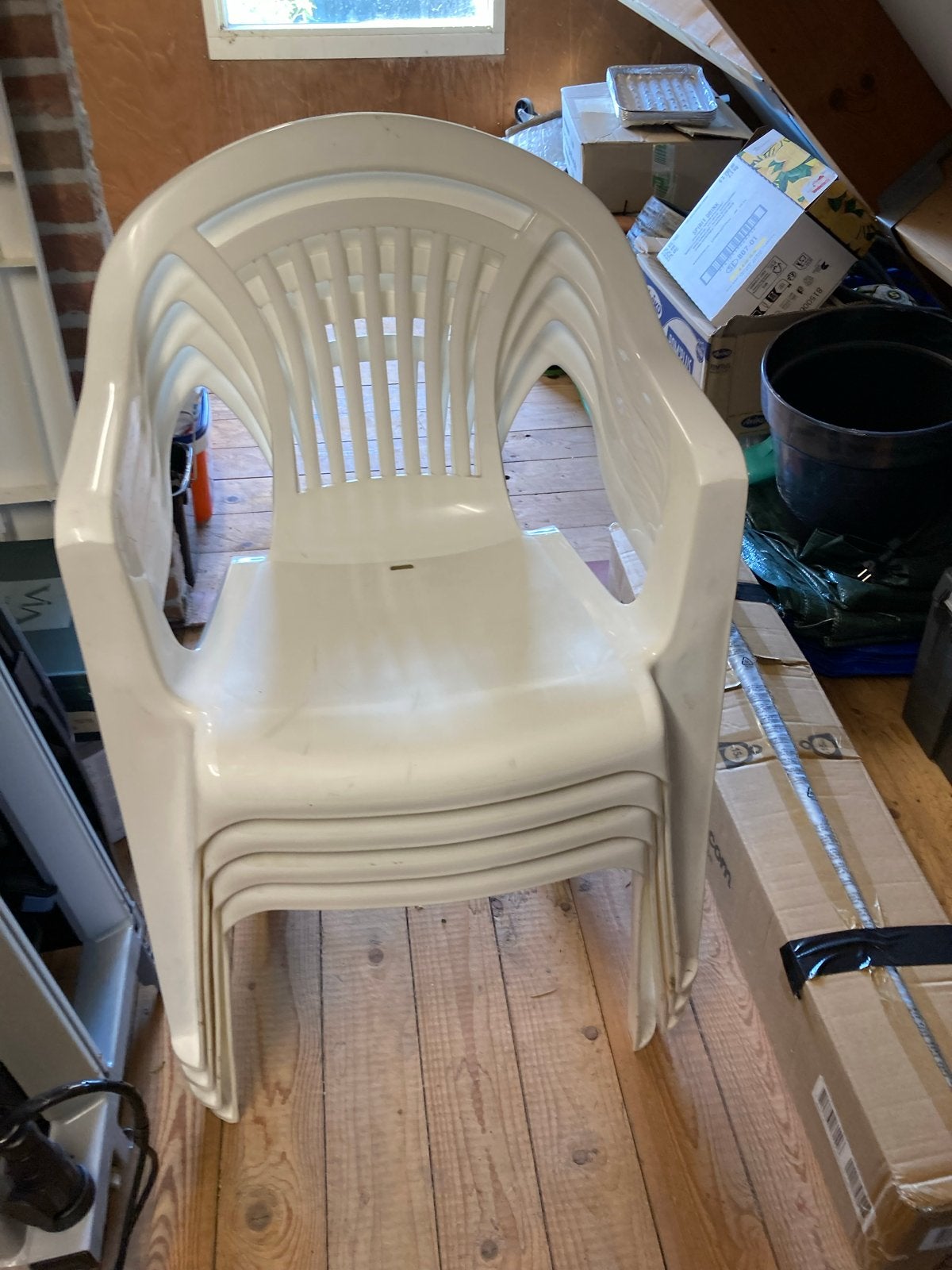 Set van 4 witte kunststof tuinstoelen, Ophalen, Kunststof, Gebruikt, Wit