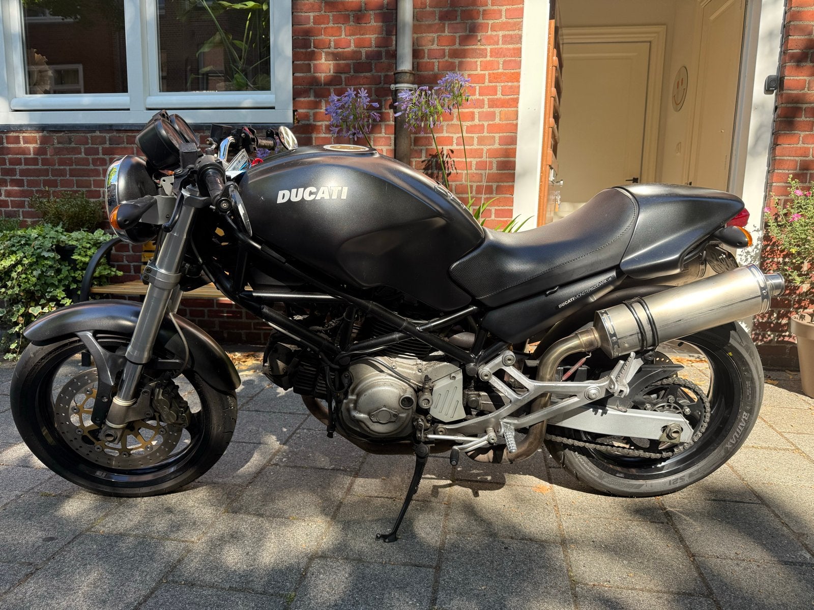 Ducati Monster M620 uit 2003 - Naked Bike mat zwart, Motoren, 2 cilinders, Gebruikt, Particulier, Meer dan 35 kW