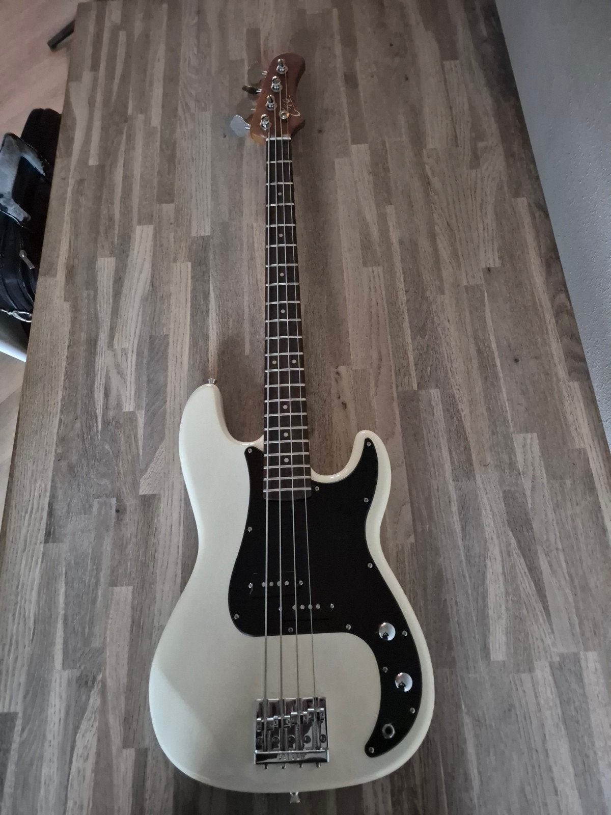 EKO PB-400 Precision basgitaar NIEUW, Ophalen, Zo goed als nieuw, Elektrisch