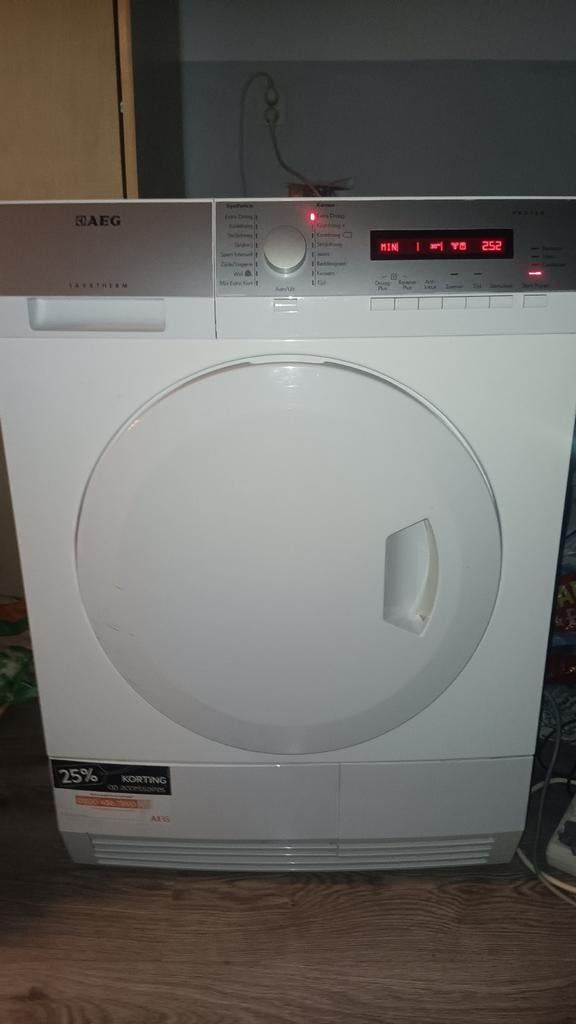 Warmtepompdroger, Ophalen, 6 tot 8 kg, Minder dan 85 cm, Zo goed als nieuw
