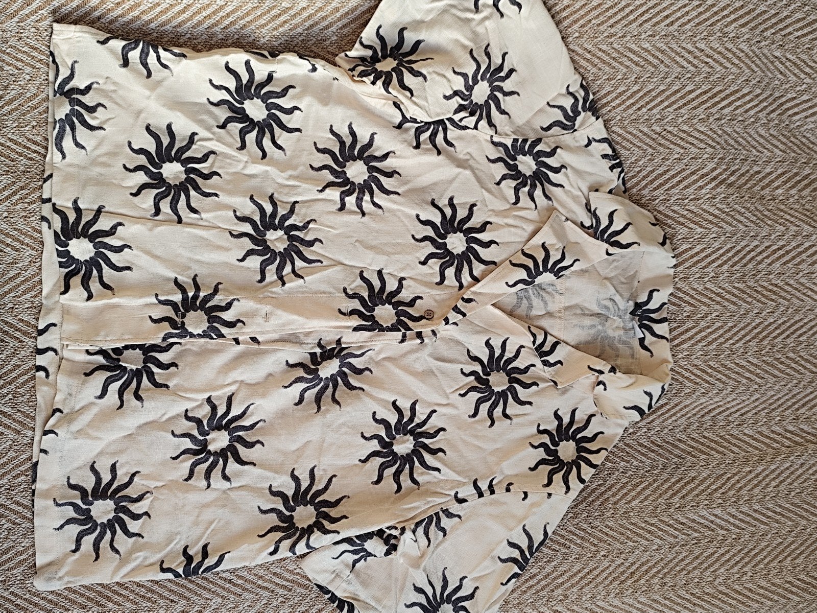 H&M Divided overhemd met zonnenprint - Maat M, Kleding | Heren, Maat 48/50 (M), Beige, Zo goed als nieuw, H&M Divided