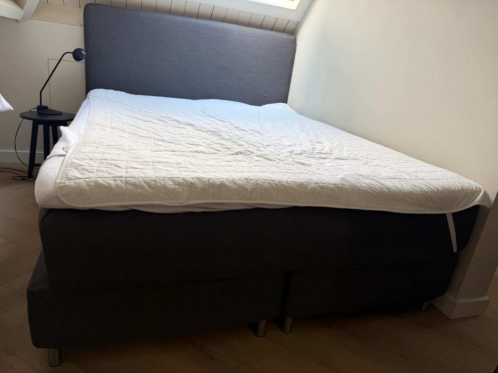Ikea Tweepersoonsbed met matras, Huis en Inrichting, Slaapkamer | Bedden, Ophalen, Gebruikt, Tweepersoons, 200 cm