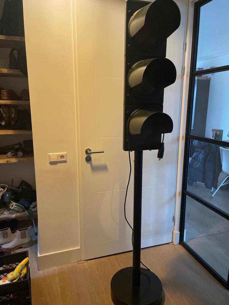 Werkend stoplicht op standaard, Huis en Inrichting, Ophalen, Gebruikt