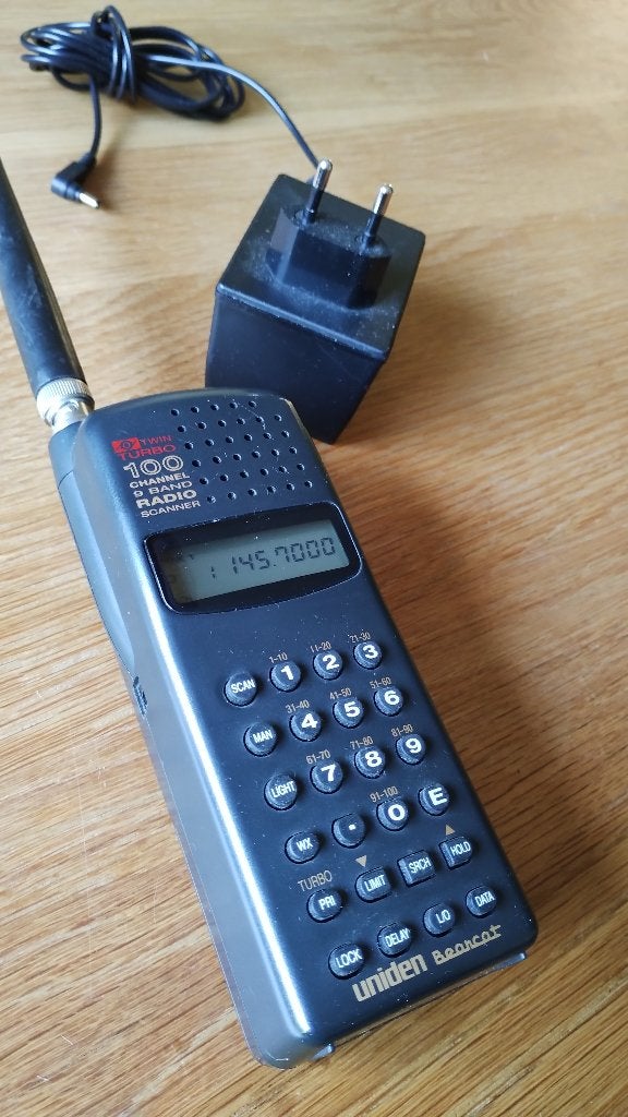 Uniden Bearcat UBC-120XLT, Ophalen of Verzenden, Zo goed als nieuw, 30 tot 200 kanalen, Draagbaar
