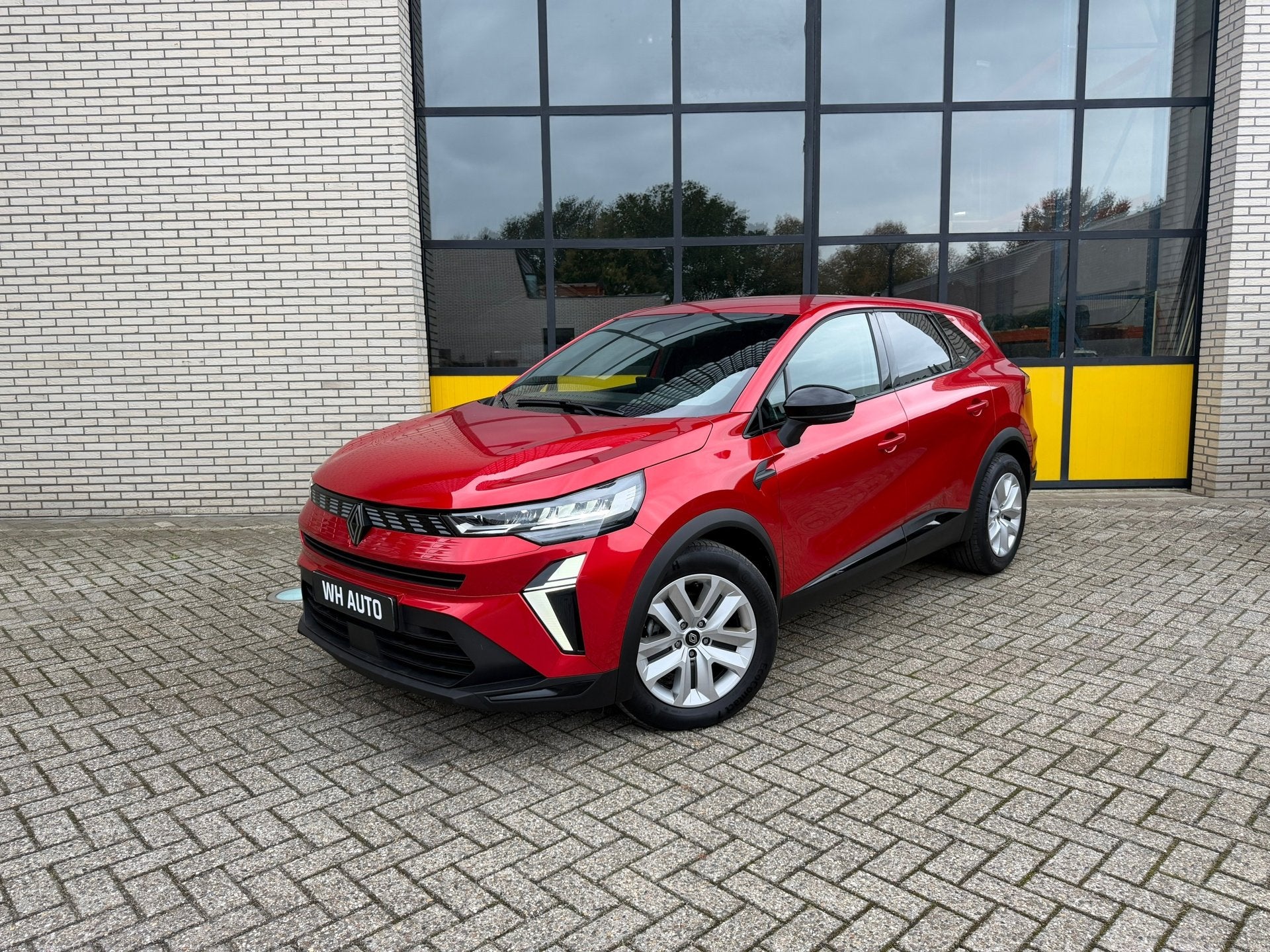 Renault Symbioz 1.8 E-Tech full hybrid Camera, Stoelverwarmi, Auto's, Dealer onderhouden, Stof, Gebruikt, Zwart