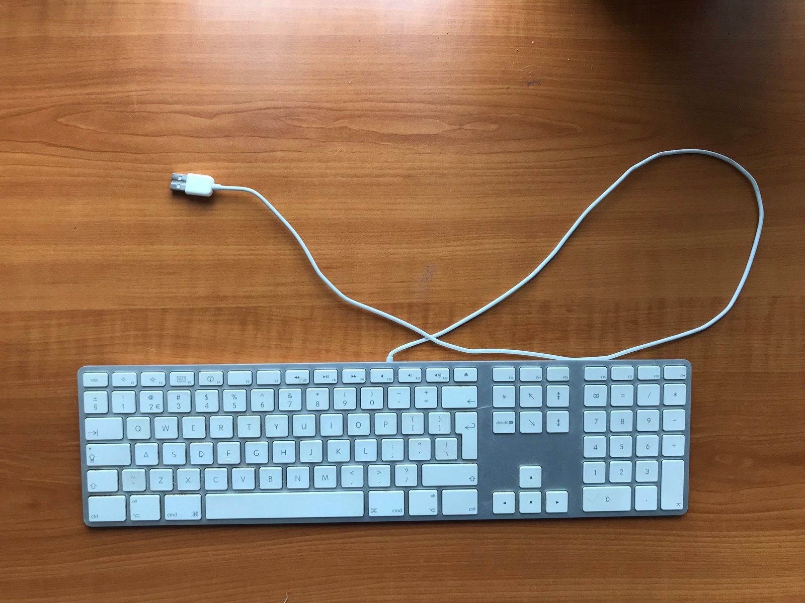 Apple toetsenbord met numeriek gedeelte, bedraad, Computers en Software, Gebruikt, Ophalen of Verzenden, Qwerty, Numeriek gedeelte