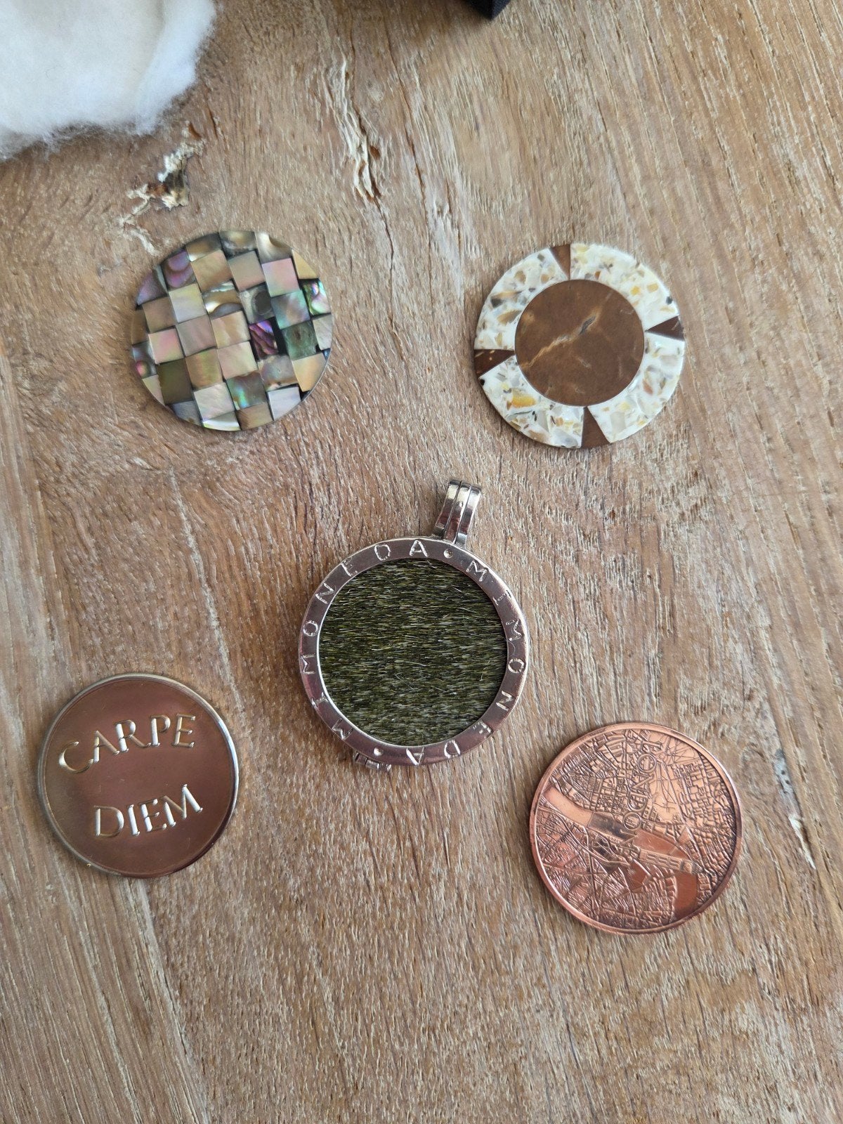 Mi Moneda pendant met 5 munten (L) - Ketting ontbreekt, Overige merken, Overige materialen, Gebruikt, Ophalen of Verzenden