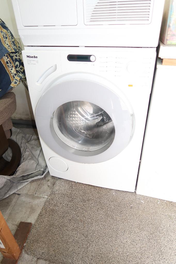 Miele W1716 softcare wasmachine, Witgoed en Apparatuur, Wasmachines, Ophalen, Gebruikt, Voorlader, 85 tot 90 cm