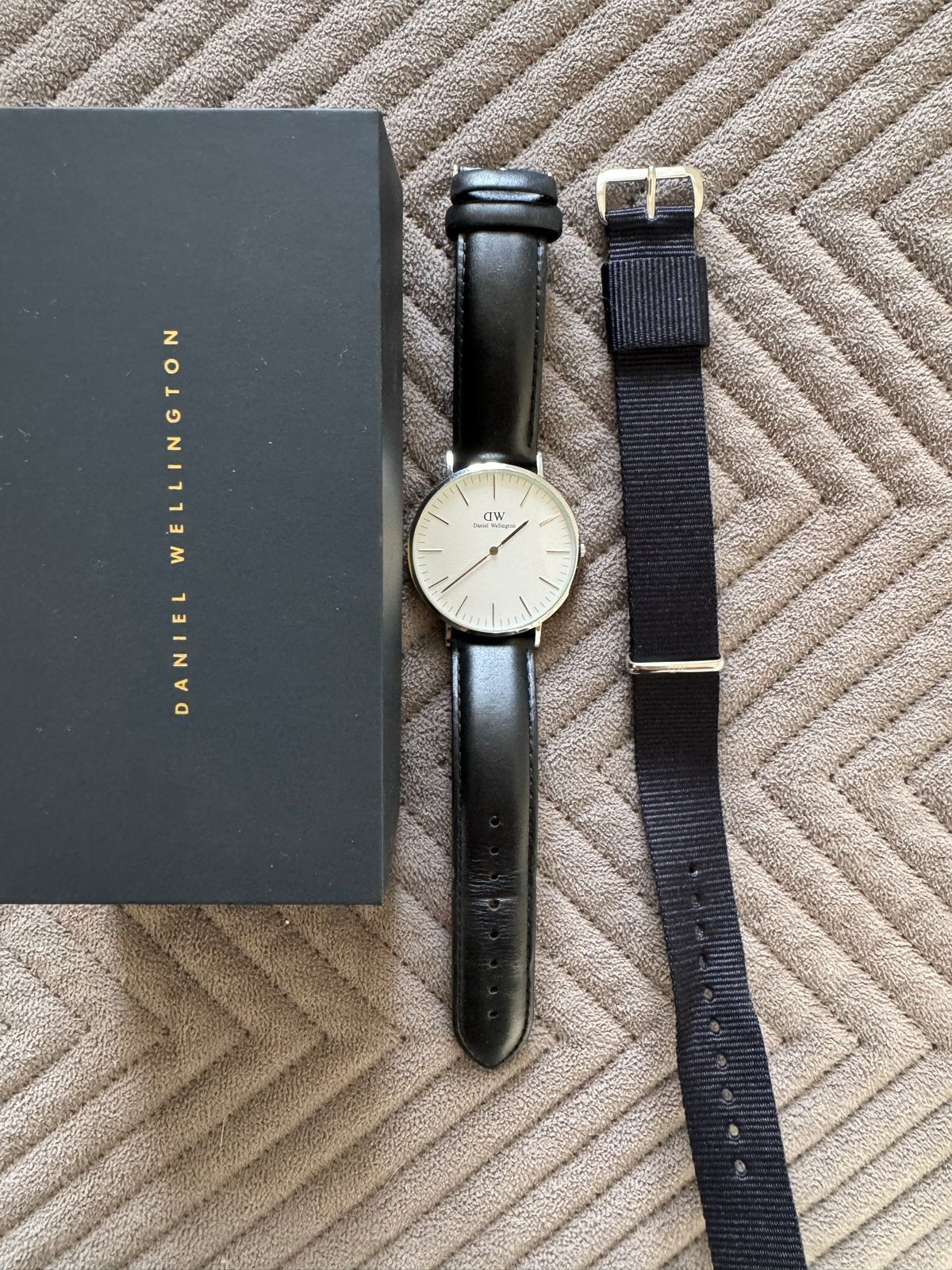 Daniel Wellington Horloge met Zwarte Leren en Stoffen Band, Overige merken, Leer, Staal, Polshorloge