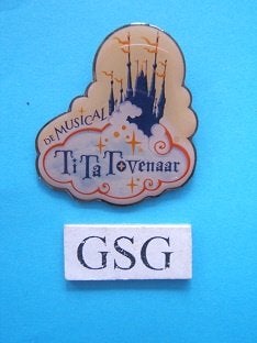 Tita Tovenaar nr. EPP056-02, Ophalen, Zo goed als nieuw, Button of Speldje