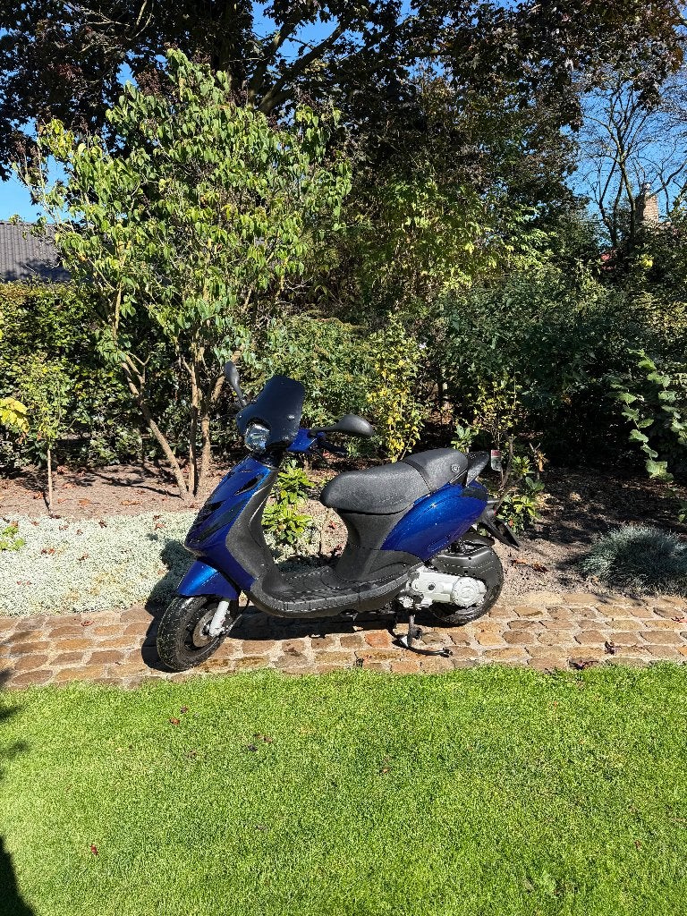 Piaggio Zip 50cc 4T 1050km, Fietsen en Brommers, Ophalen, Maximaal 45 km/u, Zip, Zo goed als nieuw