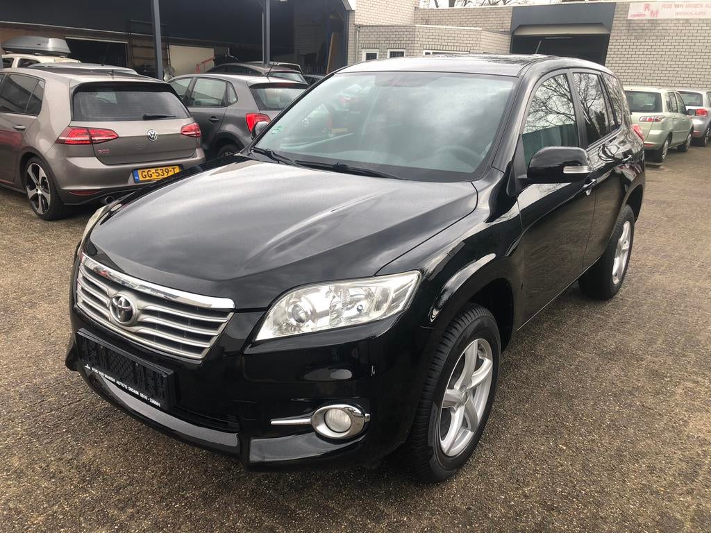 Toyota Rav 4   2.2, Voorwielaandrijving, Euro 5, Stof, 4 cilinders