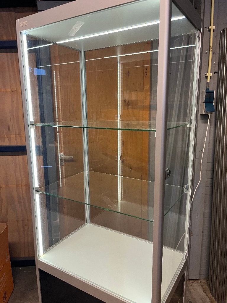 LED vitrinekast 60 x 40 x 185 merk: Vitrinemasters, Huis en Inrichting, Kasten | Vitrinekasten, Ophalen, Met deur(en), 50 tot 100 cm