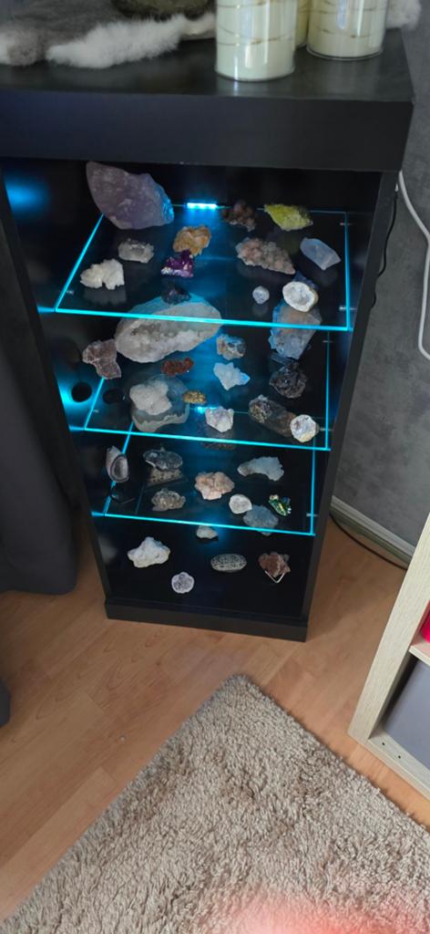 Vitrinekast met verlichting zgan
1004130 zonder stenen., Ophalen, Zo goed als nieuw, Hout, Minder dan 50 cm